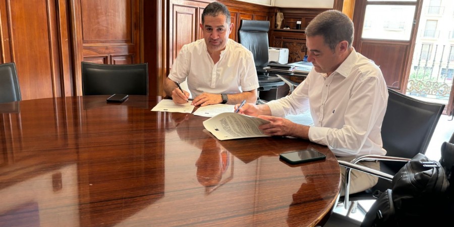 S'HA FIRMAT EL CONVENI ENTRE L'AJUNTAMENT D'ALCOI I L'ASSOCIACIÓ DE SANT JORDI